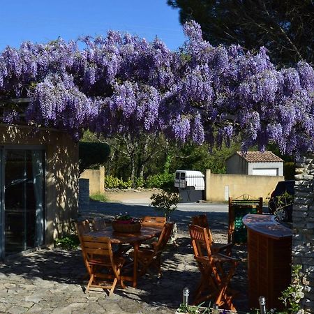 فندق Espace Loisirs Saint-Martin-dʼArdèche المظهر الخارجي الصورة