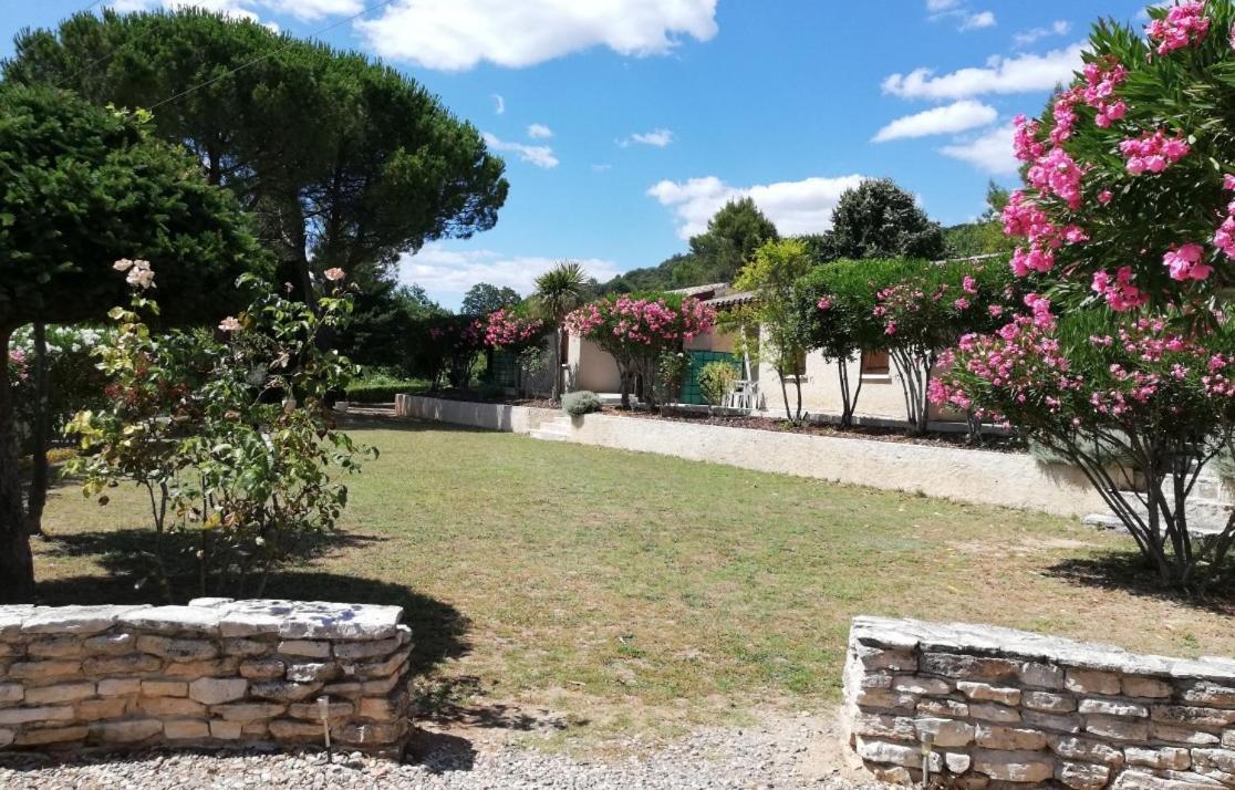 فندق Espace Loisirs Saint-Martin-dʼArdèche المظهر الخارجي الصورة