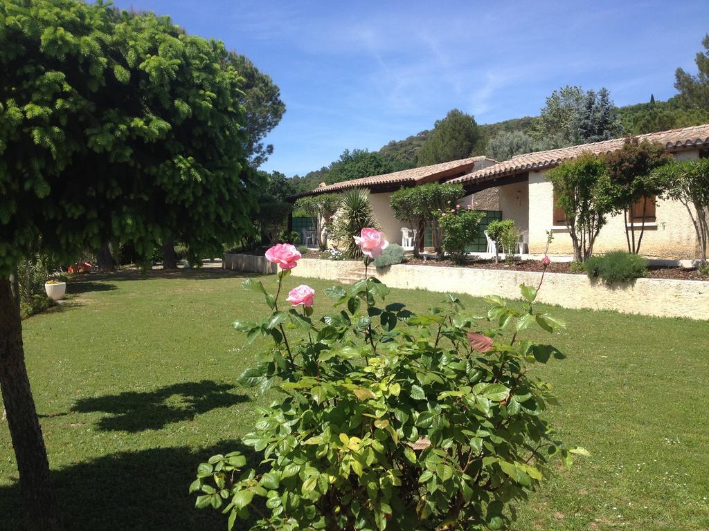 فندق Espace Loisirs Saint-Martin-dʼArdèche المظهر الخارجي الصورة