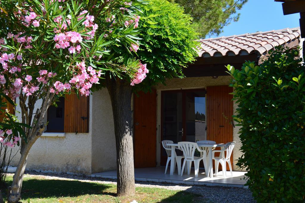فندق Espace Loisirs Saint-Martin-dʼArdèche الغرفة الصورة