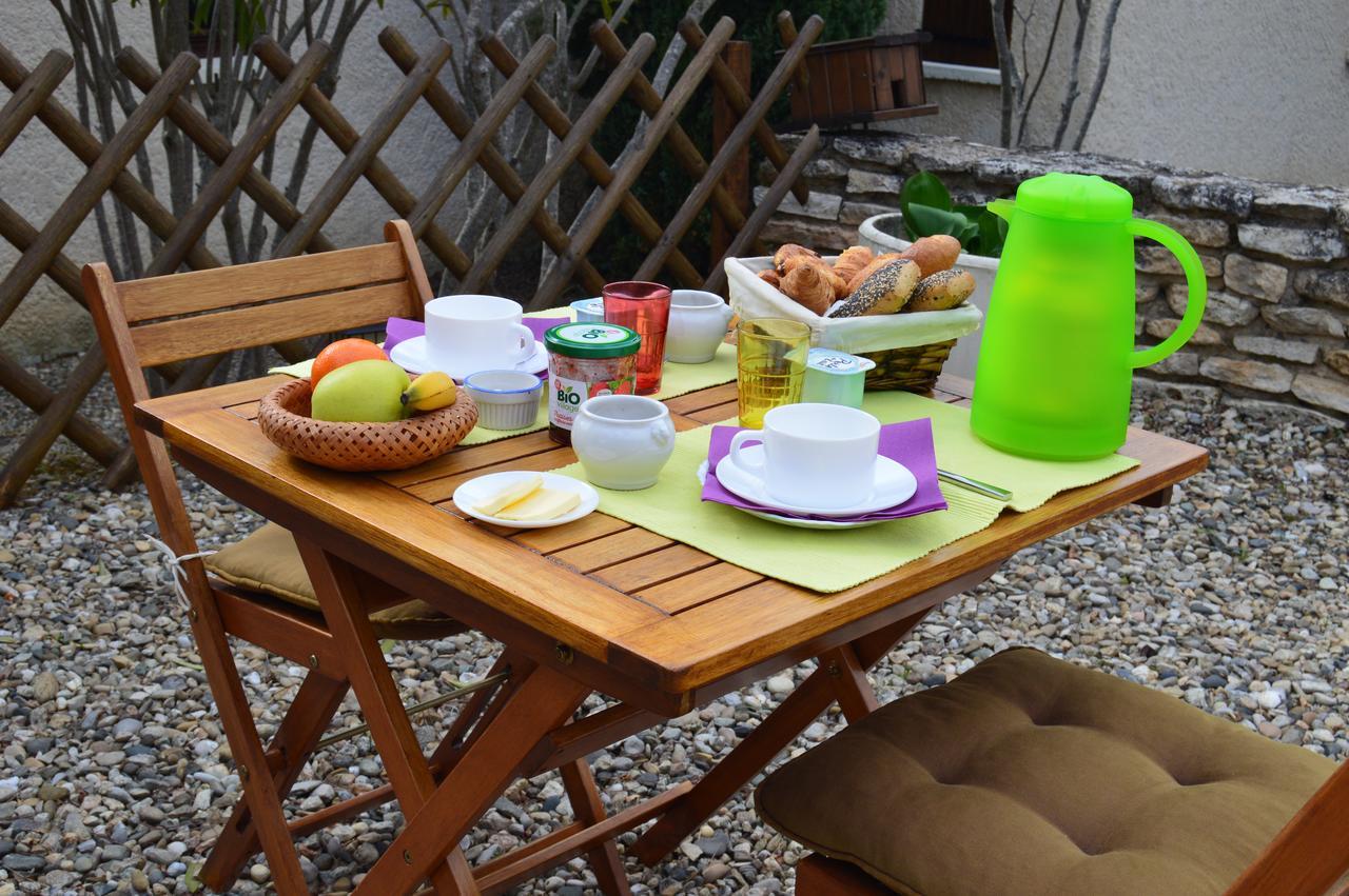 فندق Espace Loisirs Saint-Martin-dʼArdèche المظهر الخارجي الصورة
