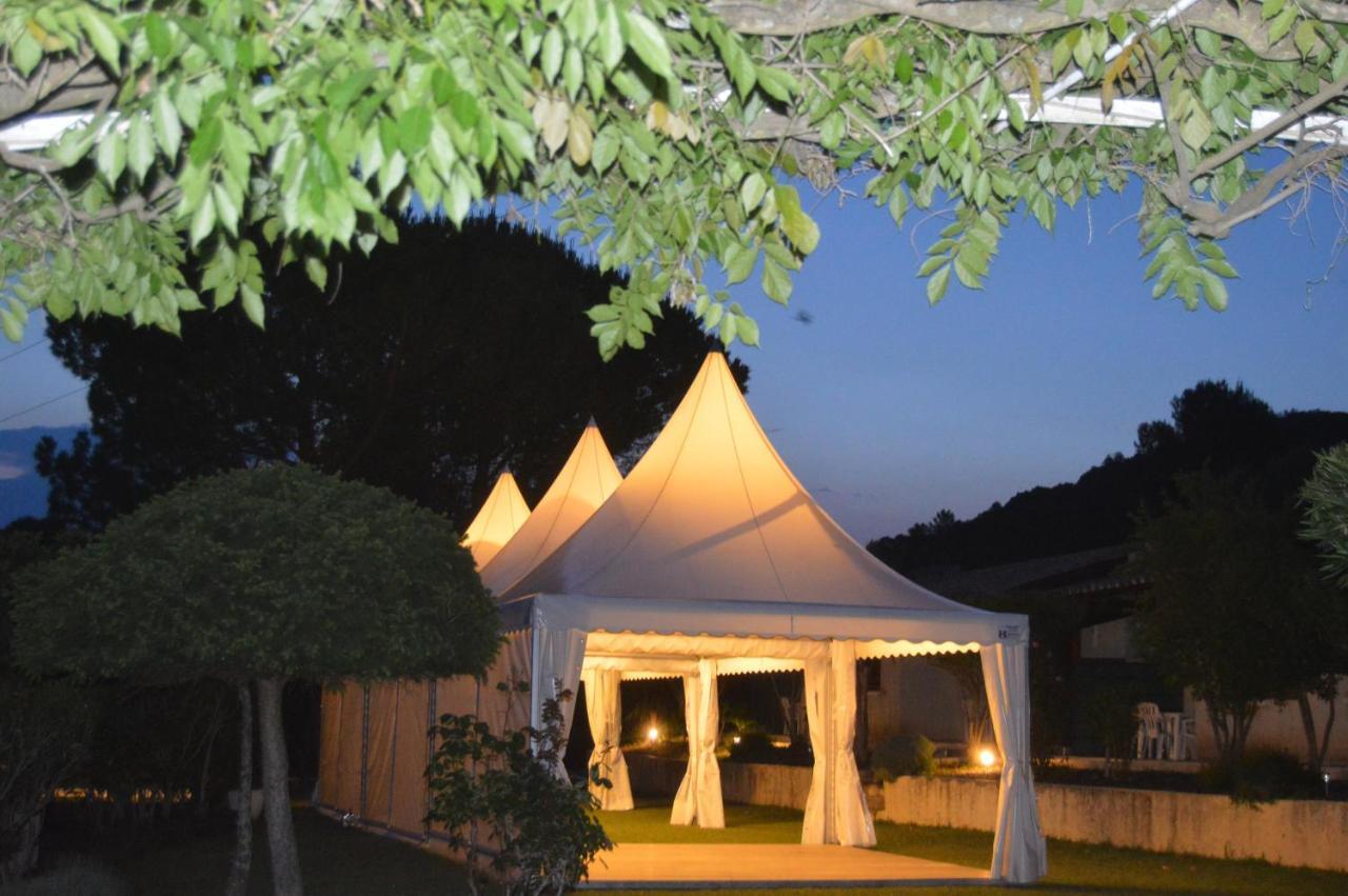 فندق Espace Loisirs Saint-Martin-dʼArdèche المظهر الخارجي الصورة